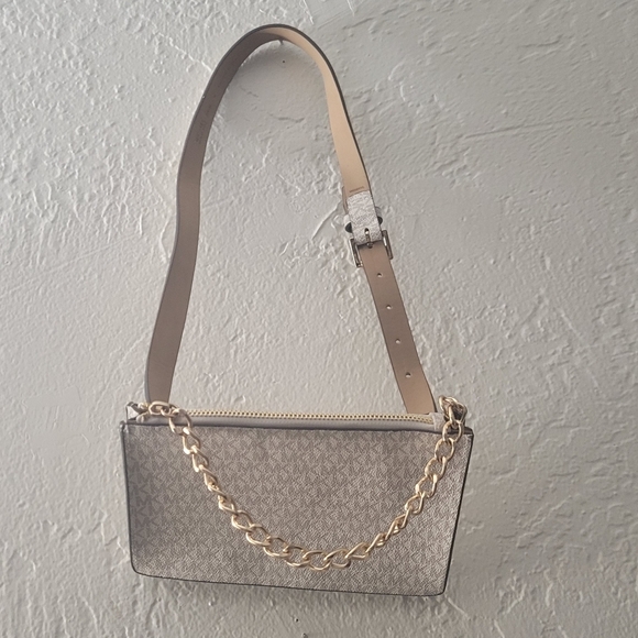 MICHAEL Michael Kors Pull Chain Belt Bag Medium - Picture 1 of 8